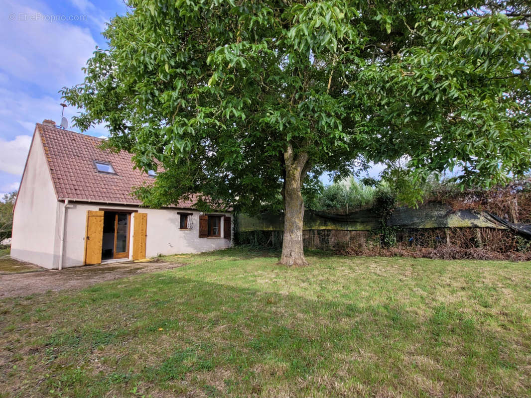 Maison à AUNEAU