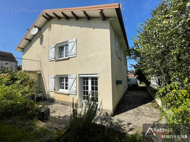 Maison à SAINT-VALBERT