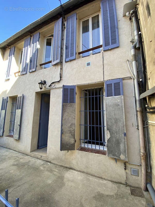 Appartement à MARSEILLE-4E