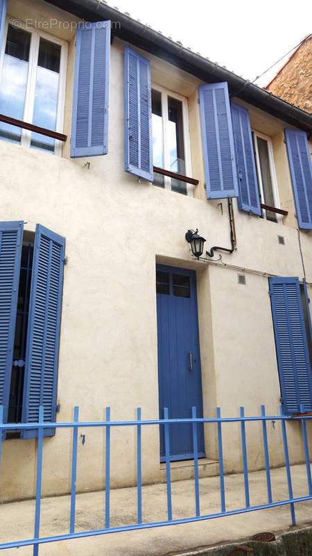 Appartement à MARSEILLE-4E