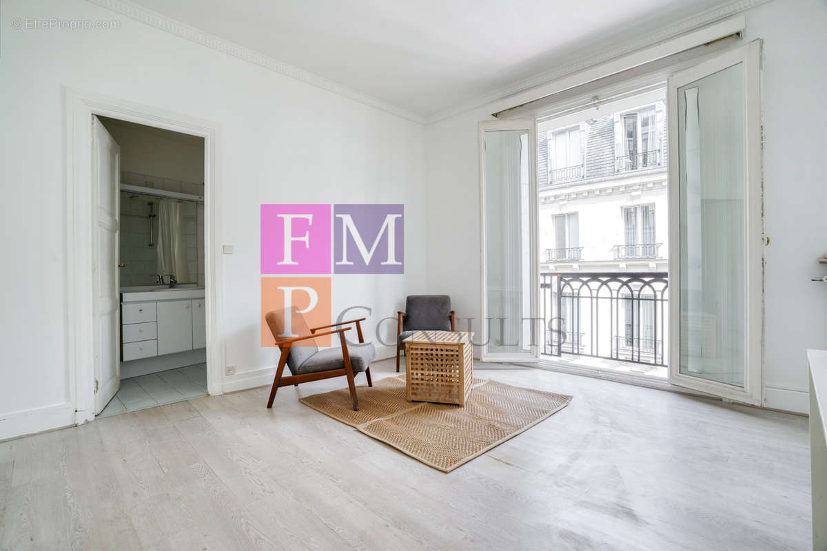 Appartement à PARIS-8E