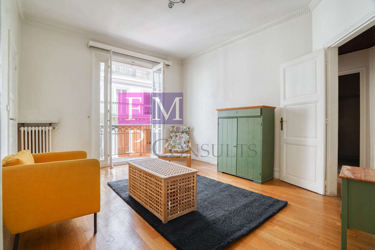 Appartement à PARIS-8E