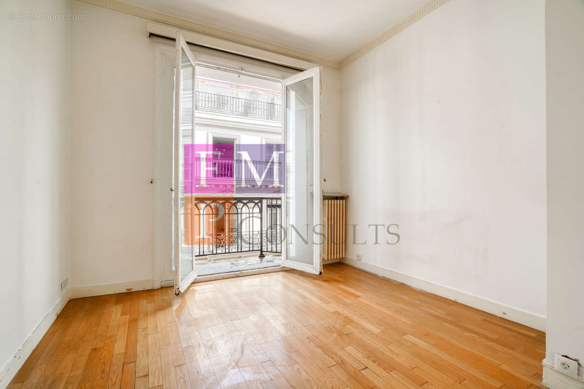 Appartement à PARIS-8E