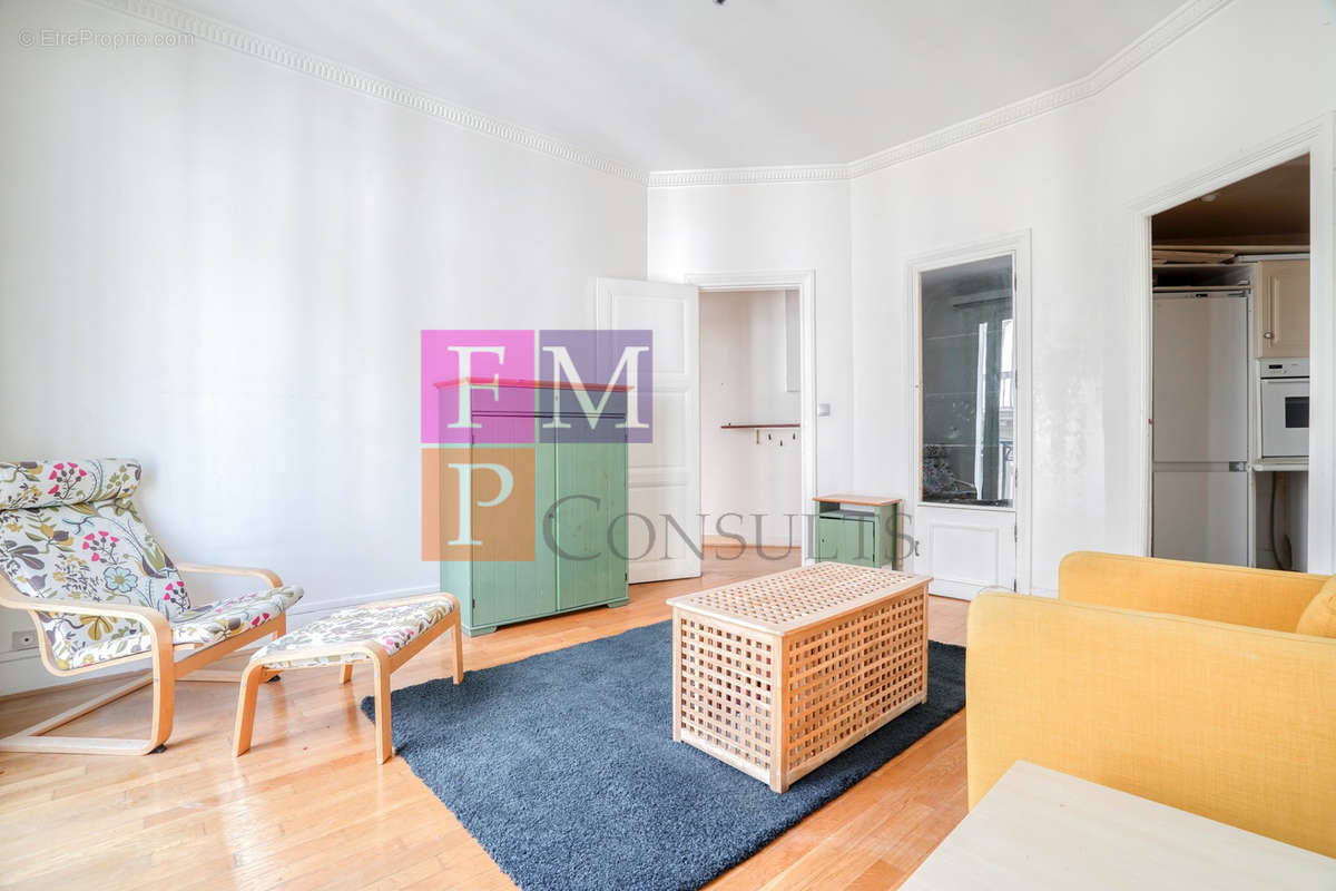 Appartement à PARIS-8E