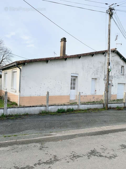 Maison à MONTAIGU