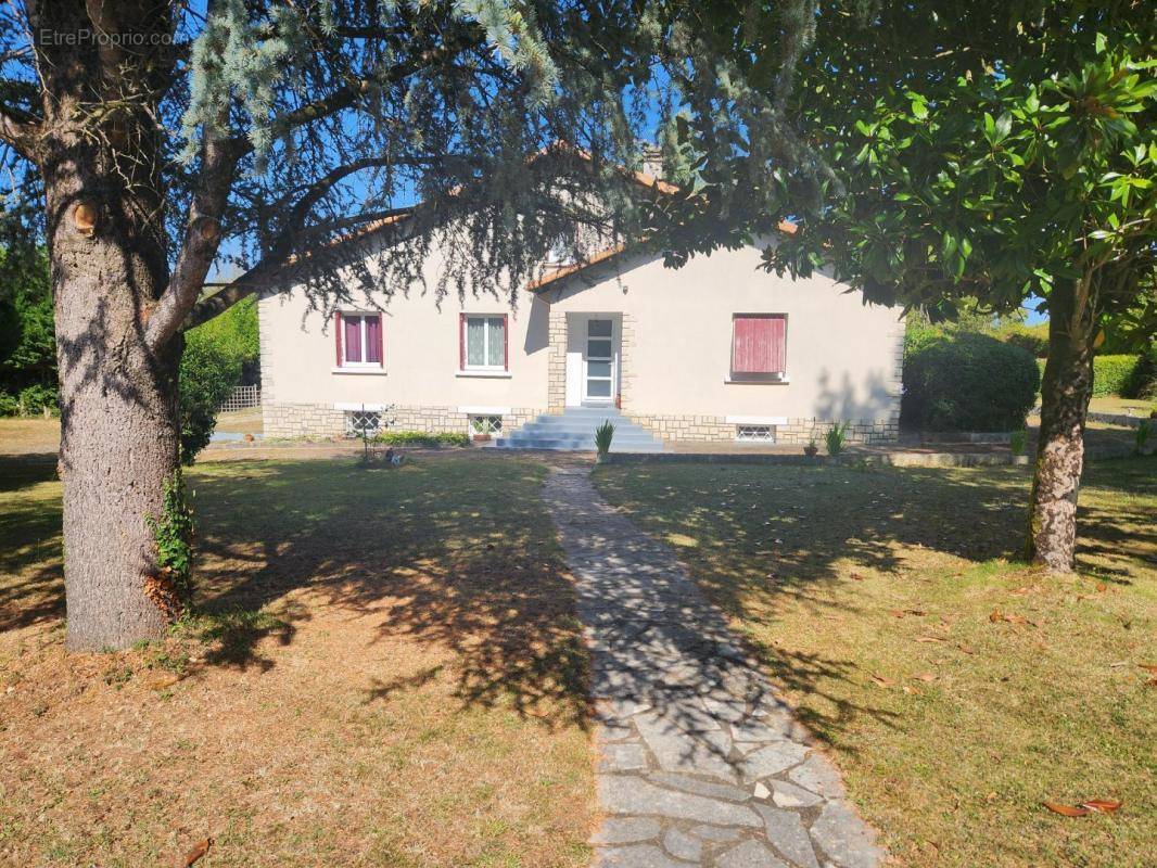 Maison à VERTEUIL-SUR-CHARENTE