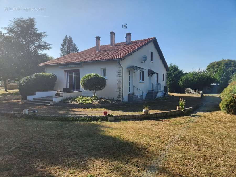 Maison à VERTEUIL-SUR-CHARENTE