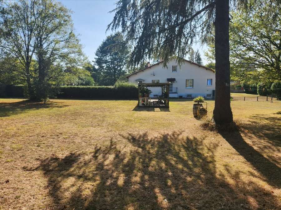 Maison à VERTEUIL-SUR-CHARENTE