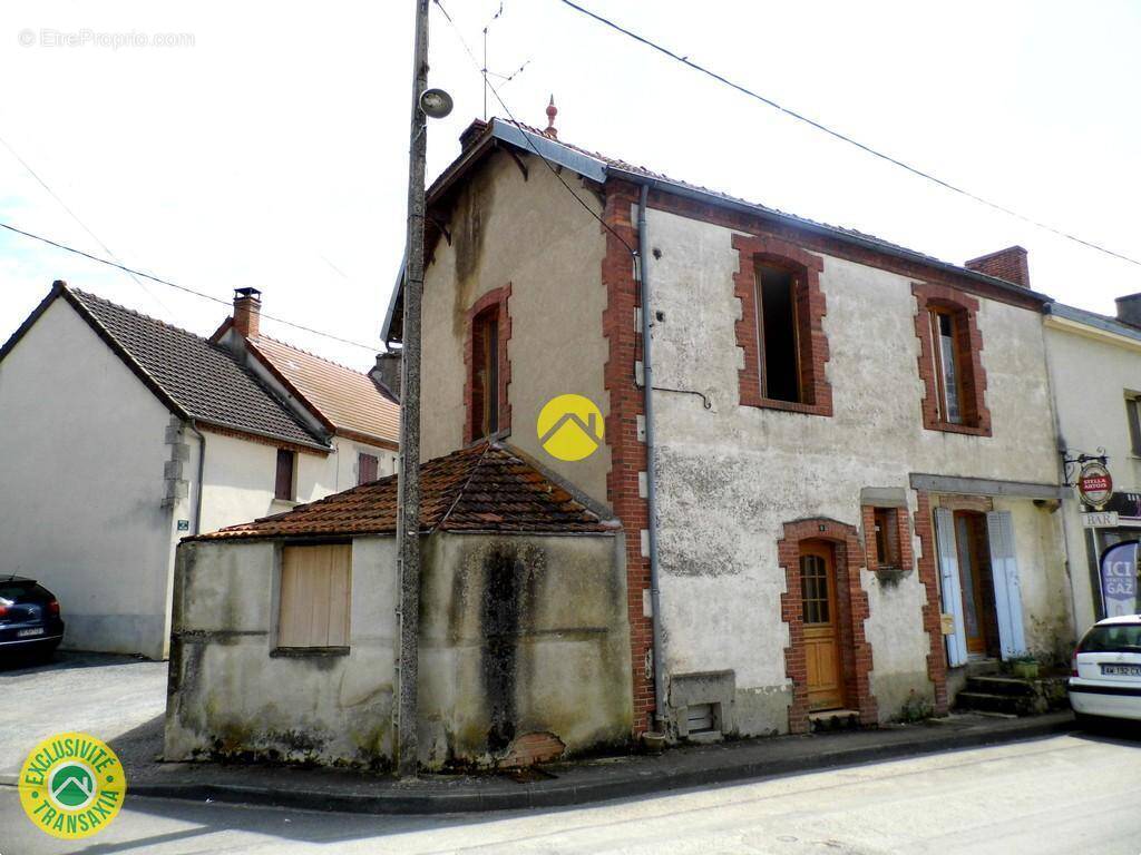 Maison à BOUSSAC