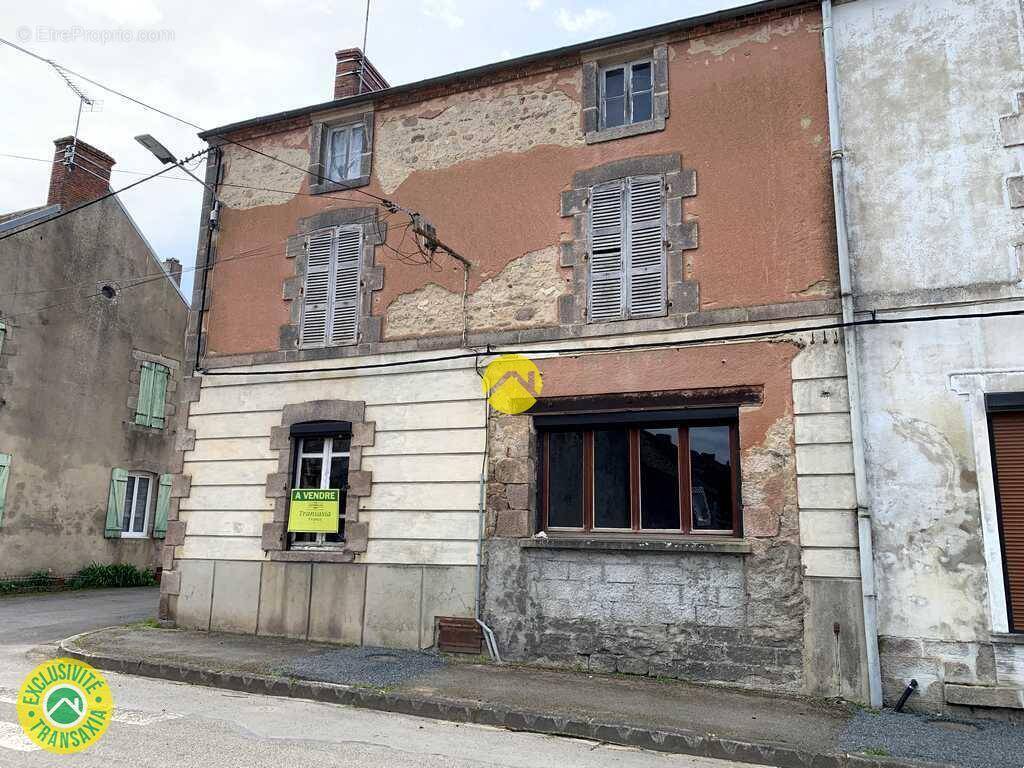 Maison à BOUSSAC