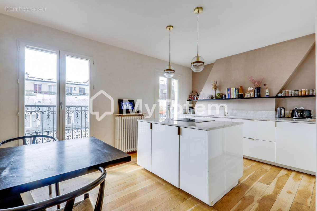 Appartement à PARIS-10E