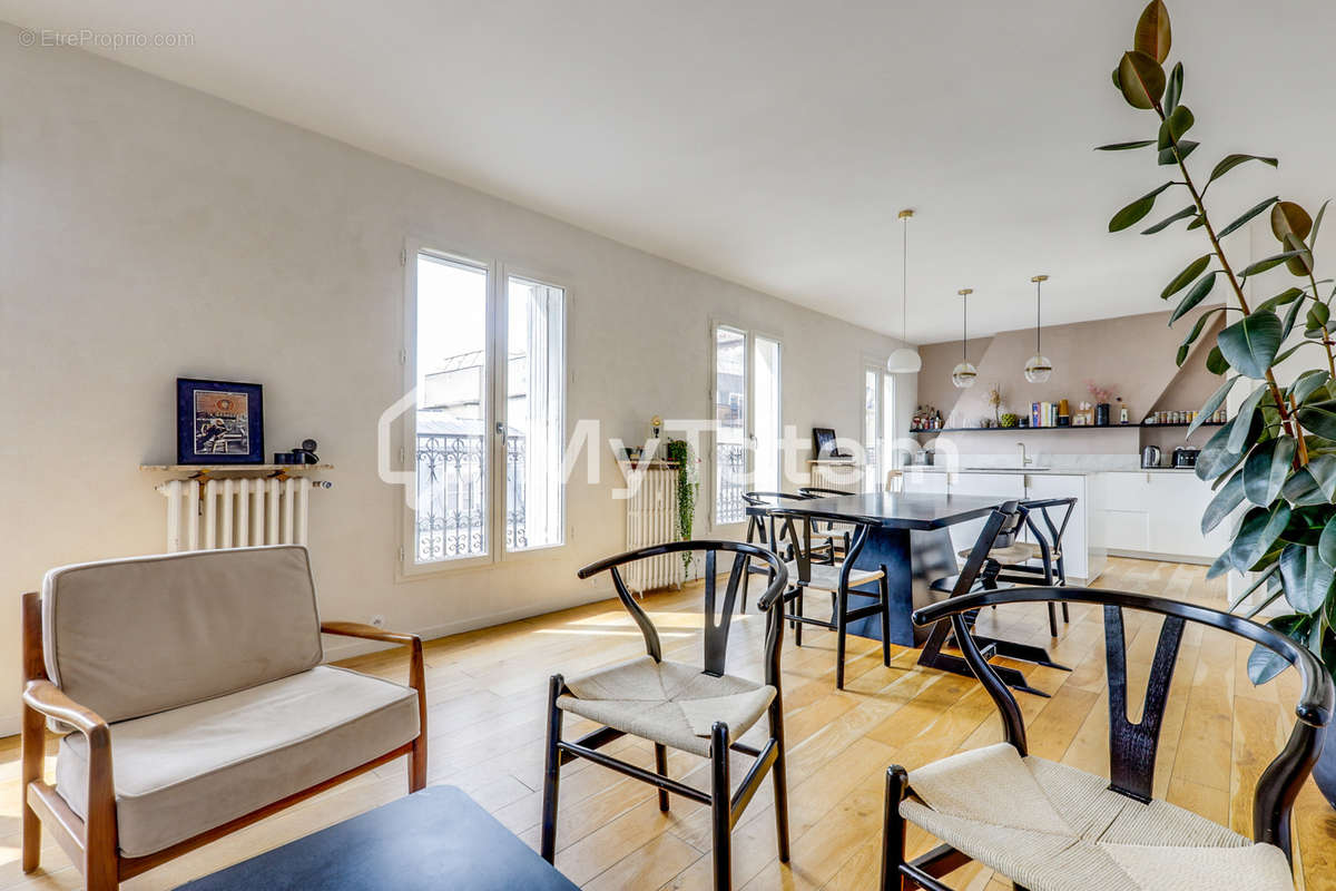 Appartement à PARIS-10E