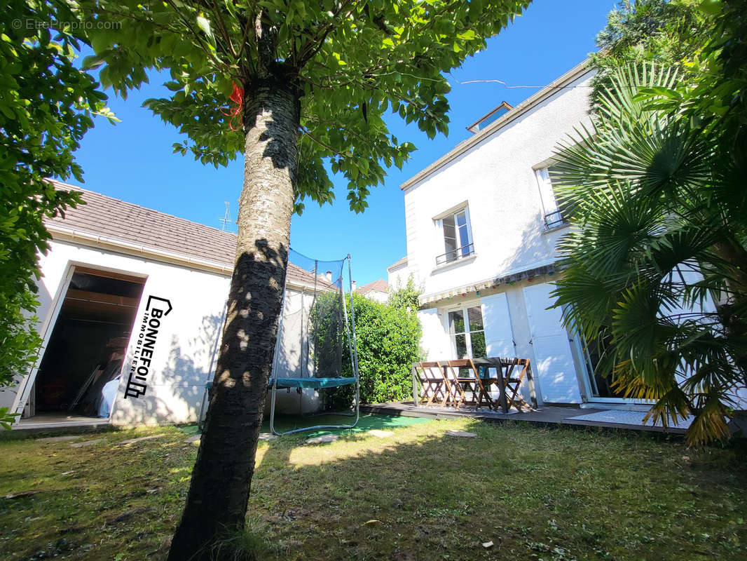 Maison à CHAMPIGNY-SUR-MARNE