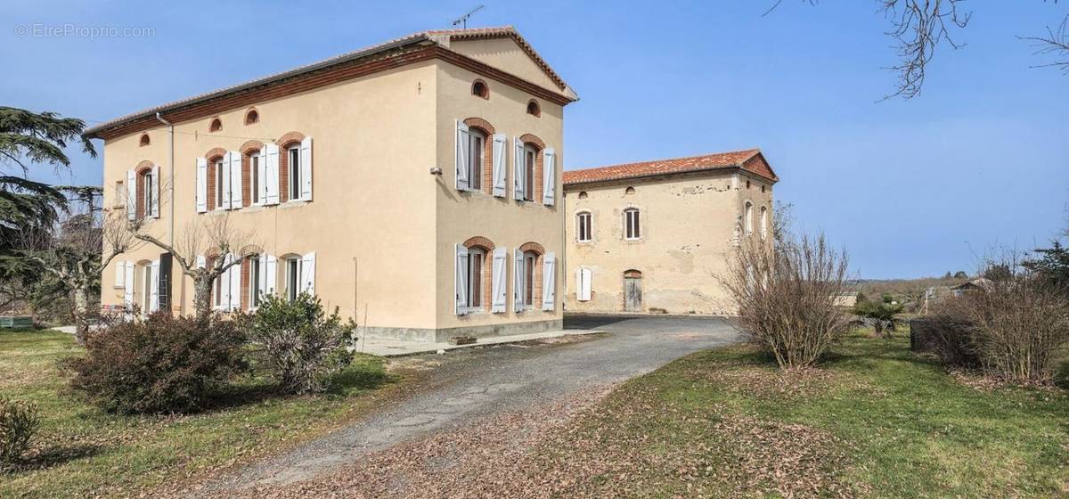 Maison à LABESSIERE-CANDEIL