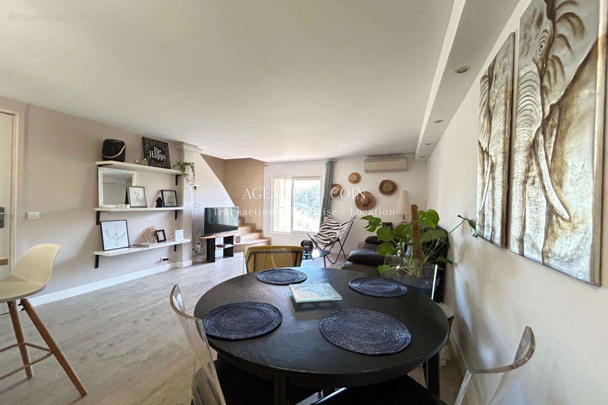 Appartement à ROQUEBRUNE-SUR-ARGENS