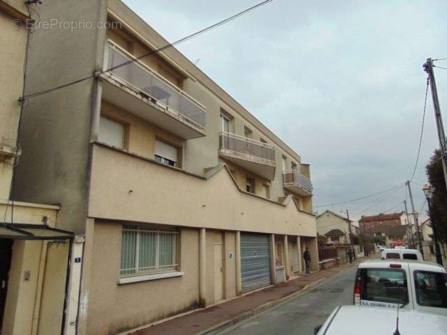 Appartement à LES PAVILLONS-SOUS-BOIS