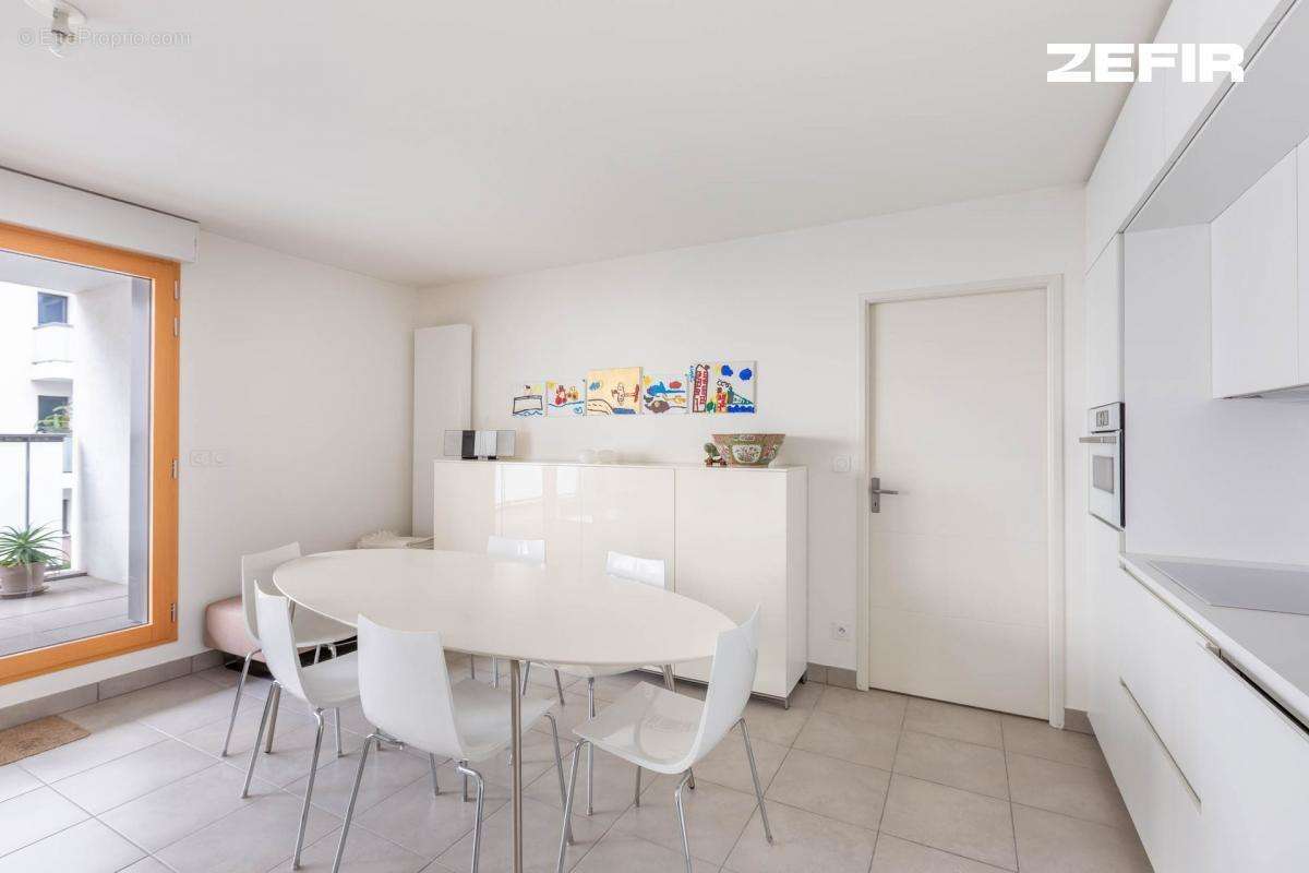 Appartement à LYON-8E