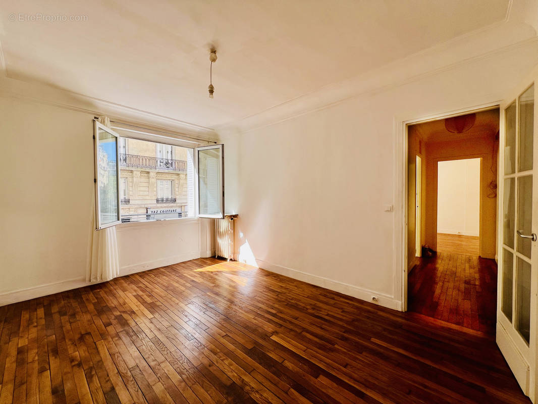 Appartement à PARIS-15E