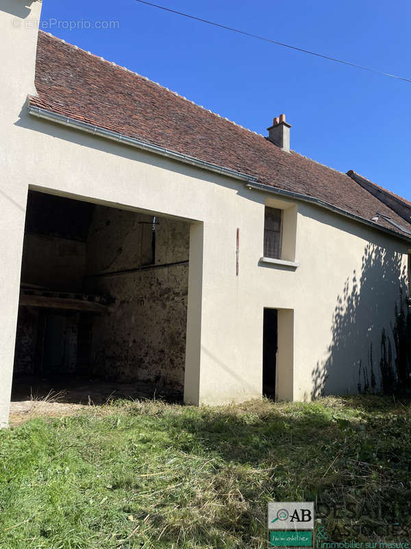 Maison à CRECY-LA-CHAPELLE