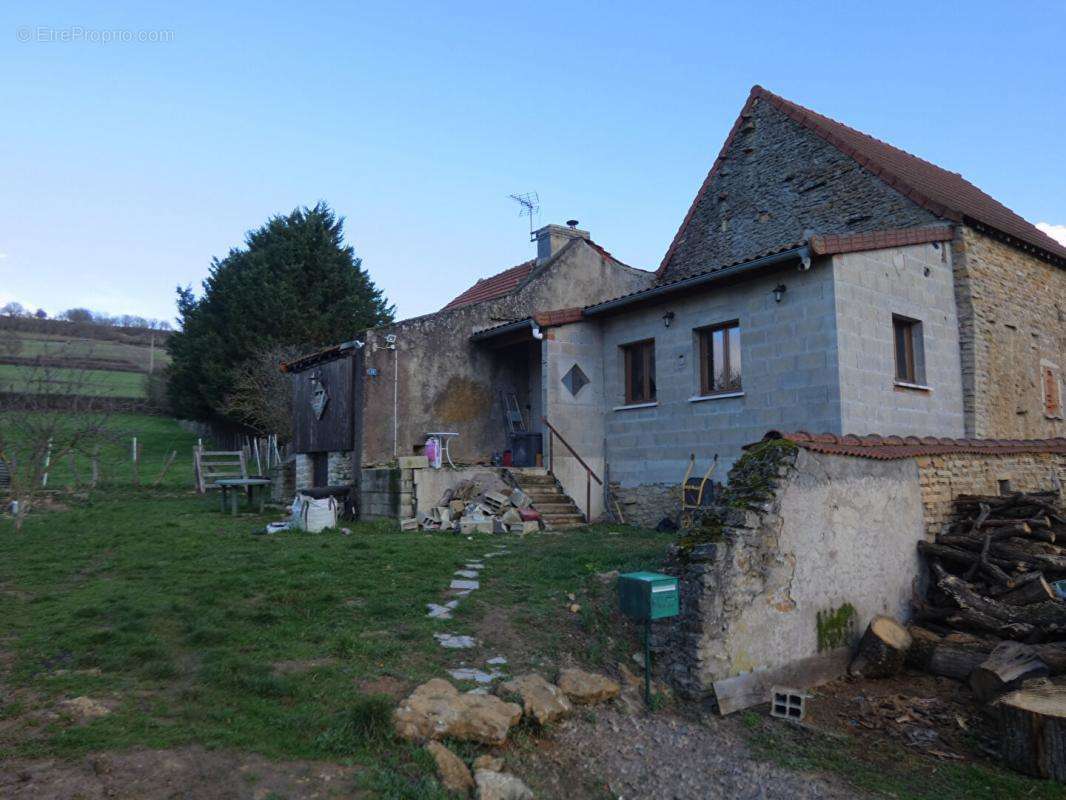 Maison à GENOUILLY