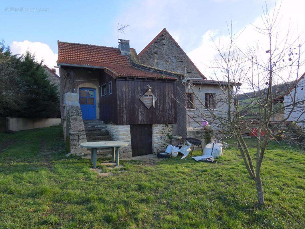 Maison à GENOUILLY