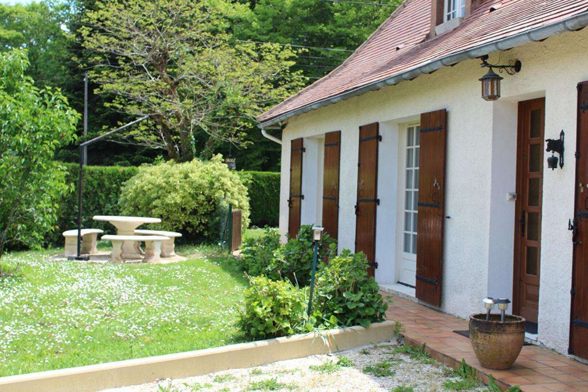 Maison à COULOUNIEIX-CHAMIERS