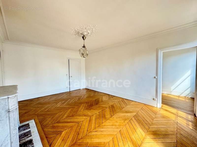 Appartement à VERSAILLES