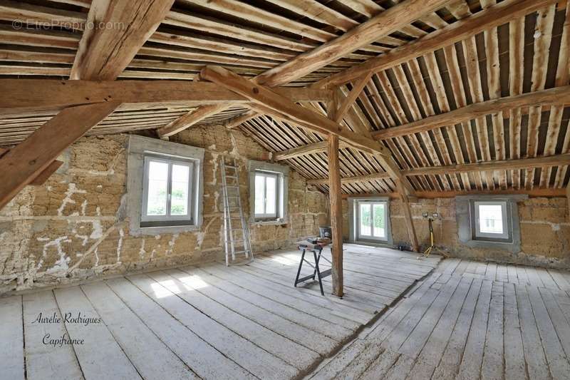 Appartement à LA CHAPELLE-DE-GUINCHAY