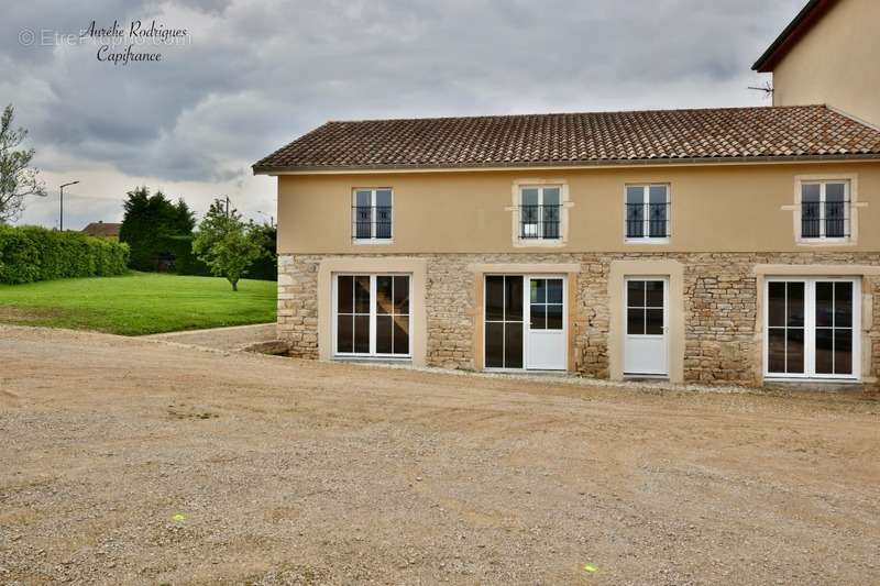 Appartement à LA CHAPELLE-DE-GUINCHAY