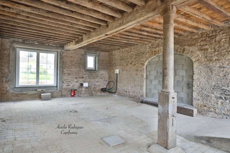 Appartement à LA CHAPELLE-DE-GUINCHAY