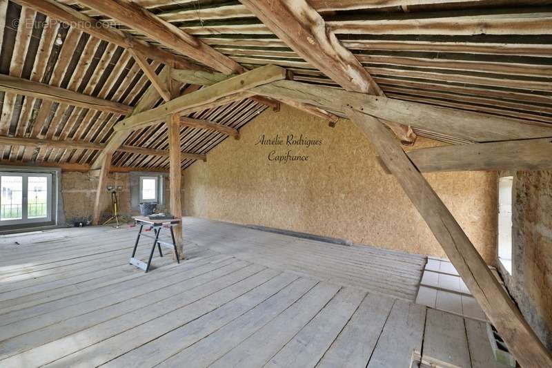 Appartement à LA CHAPELLE-DE-GUINCHAY