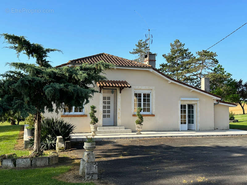 Maison à ROQUEBRUNE