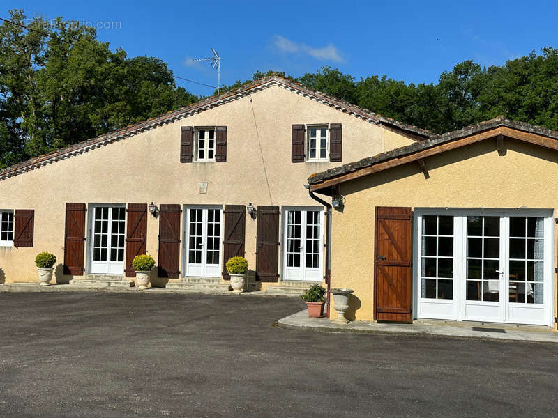 Maison à ROQUEBRUNE