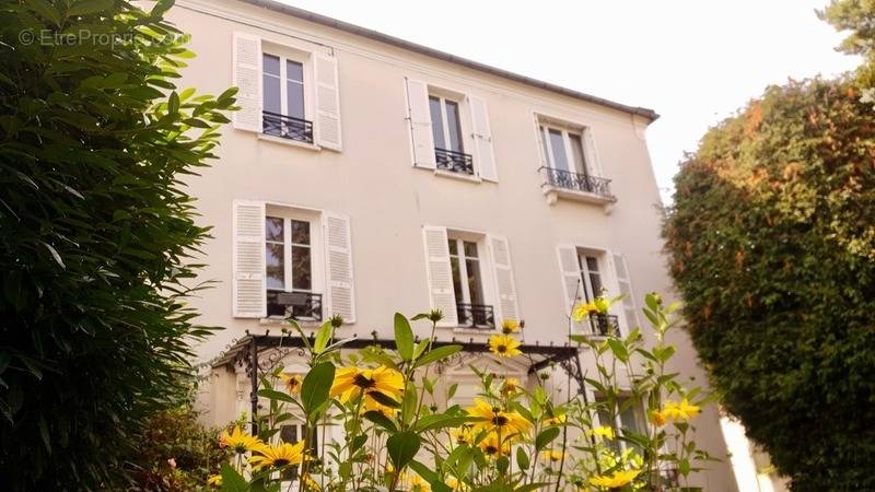 Appartement à SAINT-MAUR-DES-FOSSES