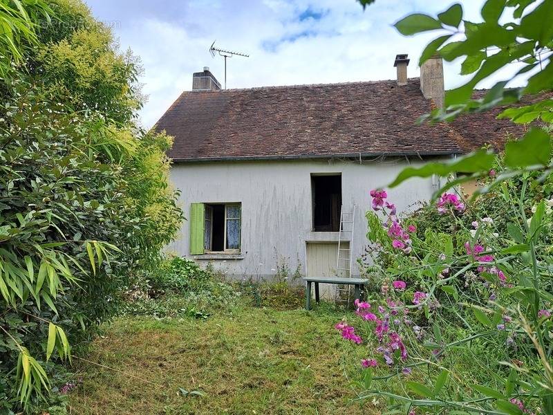 Maison à FRESNAY-SUR-SARTHE