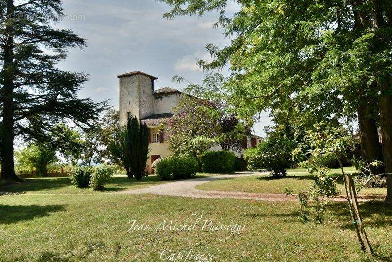 Maison à AURIGNAC