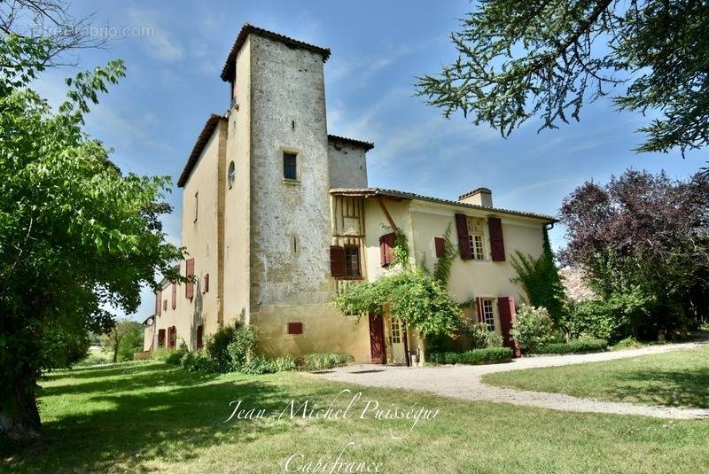 Maison à AURIGNAC