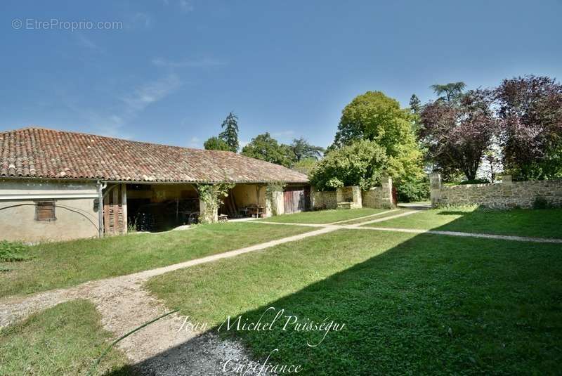 Maison à AURIGNAC