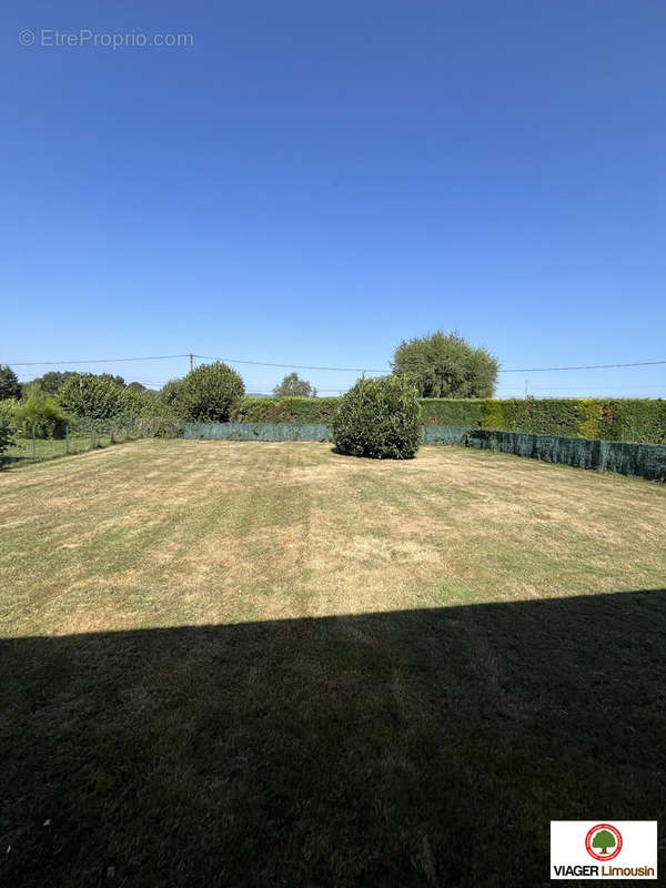 Maison à SAUVIAT-SUR-VIGE