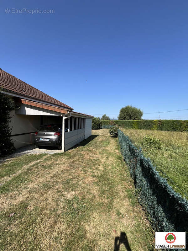 Maison à SAUVIAT-SUR-VIGE