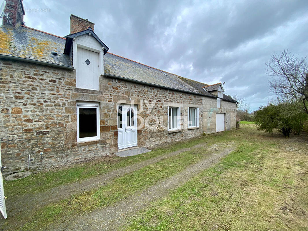 Maison à ROZ-SUR-COUESNON