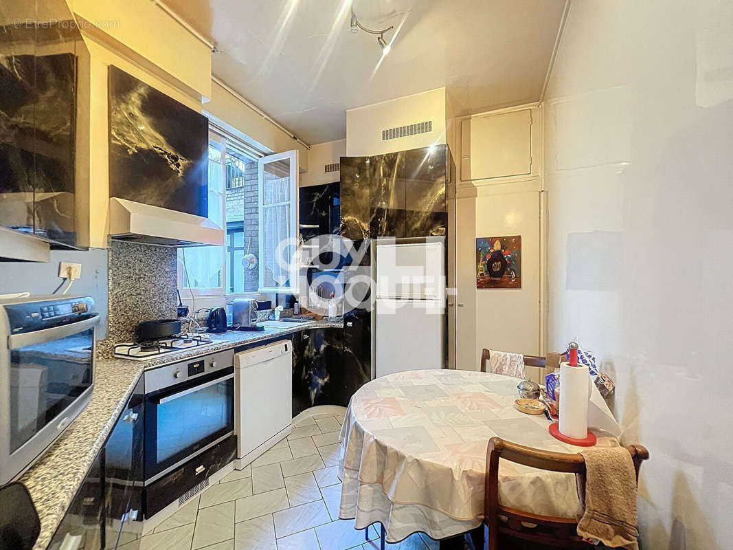 Appartement à PARIS-11E