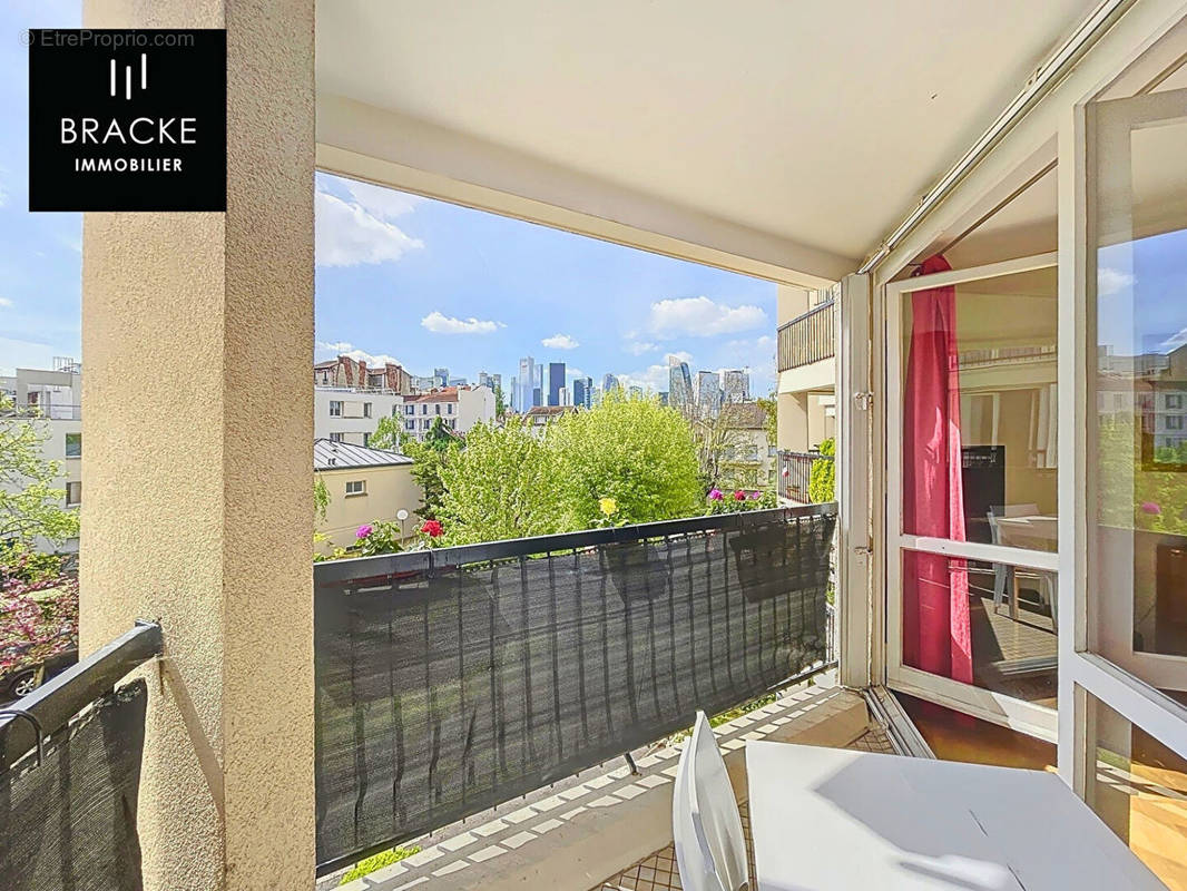 Appartement à COURBEVOIE