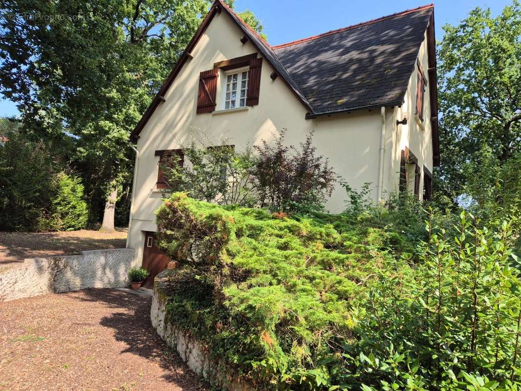 Maison à SAINT-CYR-SUR-LOIRE