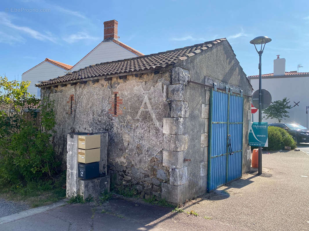 Parking à AVRILLE