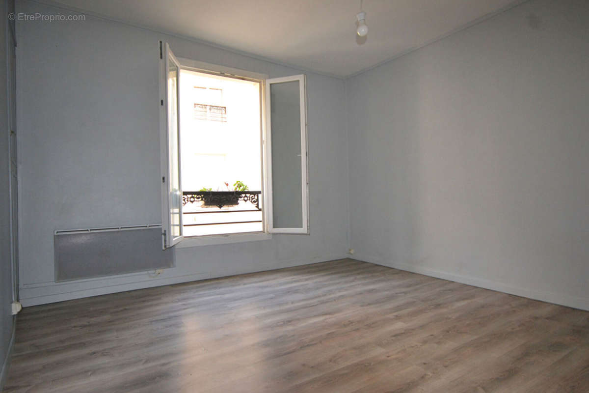 Appartement à PARIS-10E