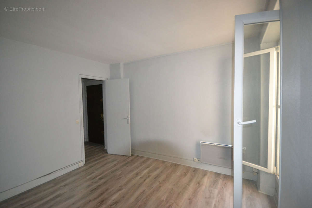 Appartement à PARIS-10E