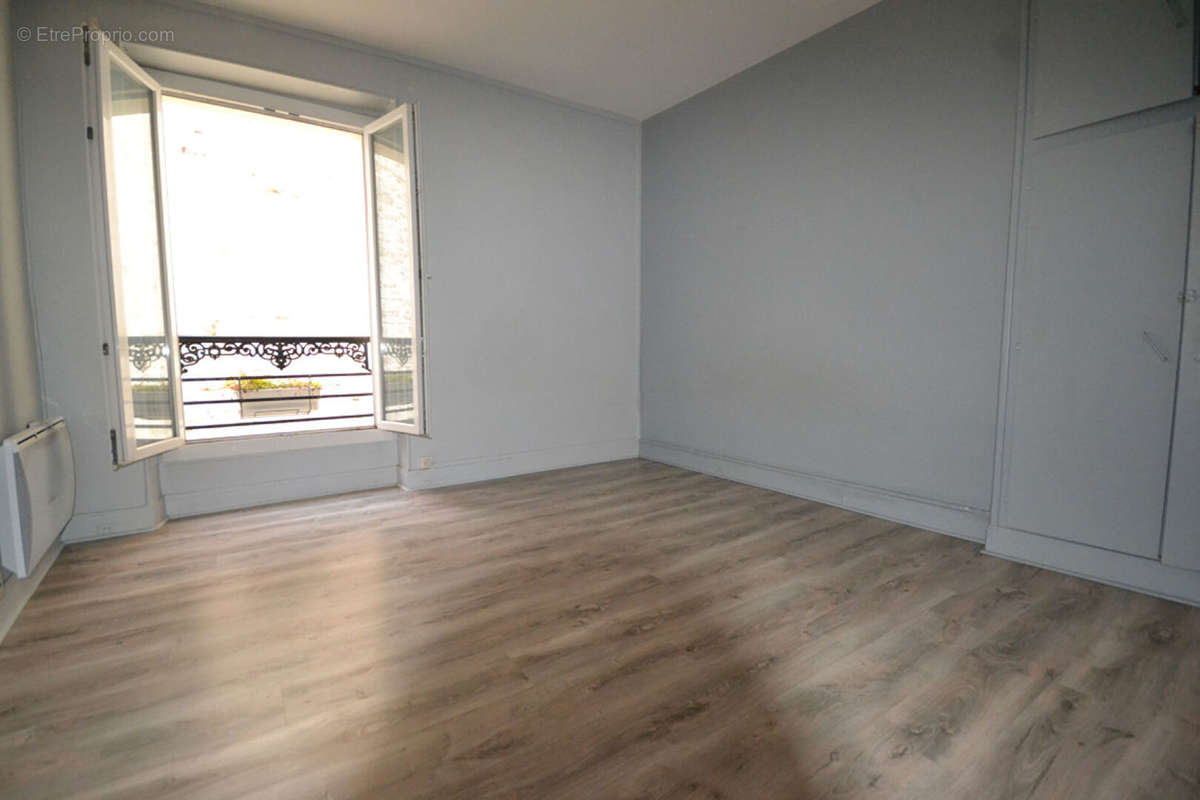 Appartement à PARIS-10E