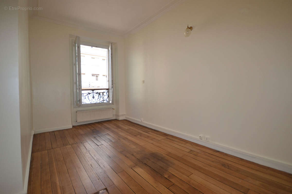 Appartement à PARIS-10E