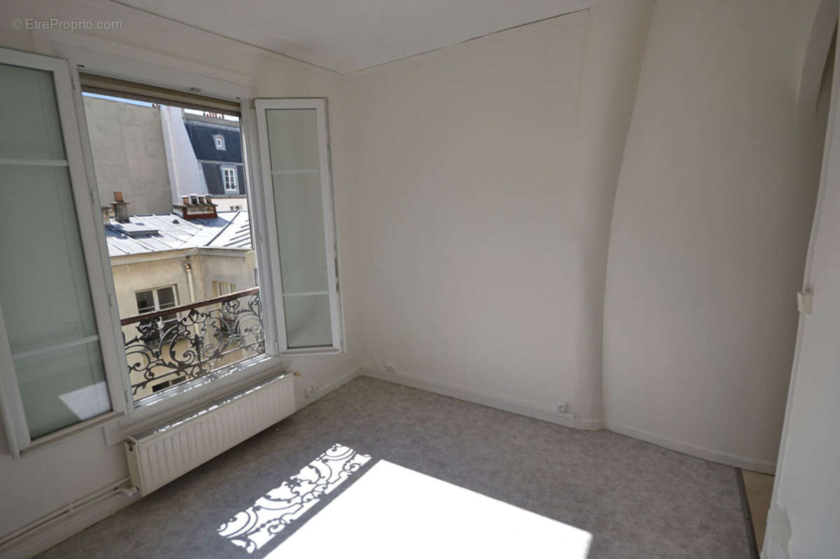 Appartement à PARIS-10E